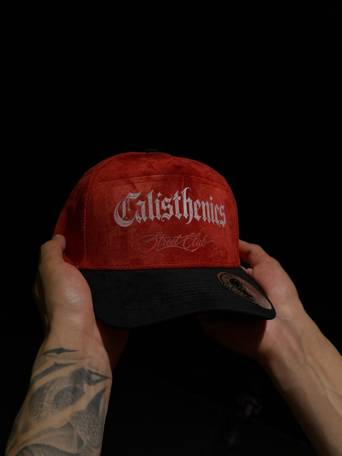 Gorra roja — vista frontal